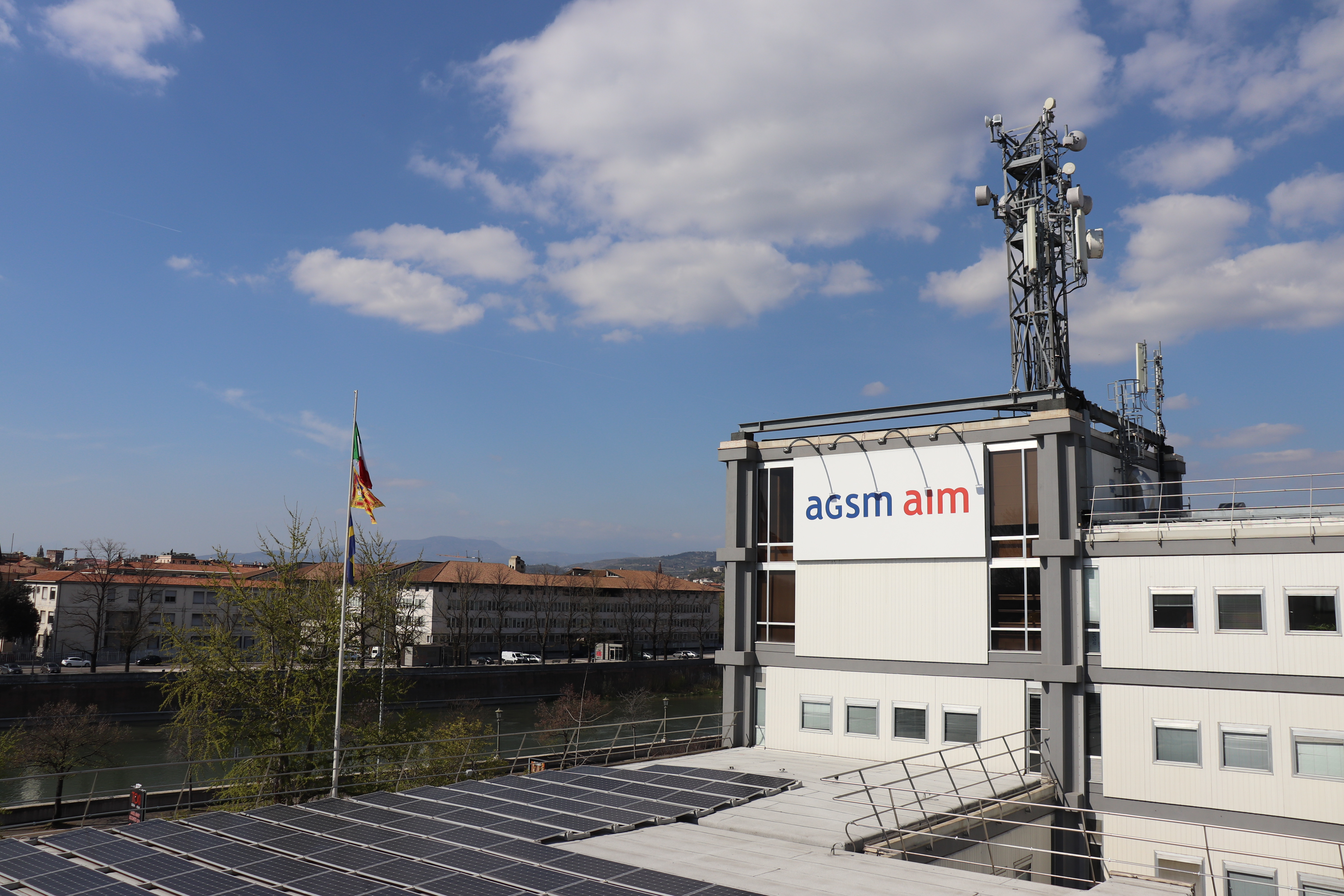 Edificio sede agsm aim con logo